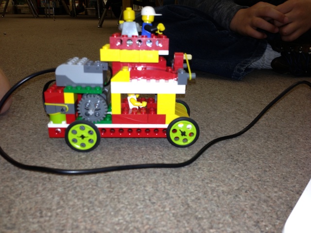 Lego wedo hot sale car